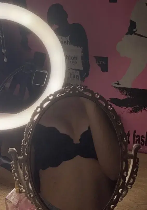 Leak & nude 2 — Alison0212