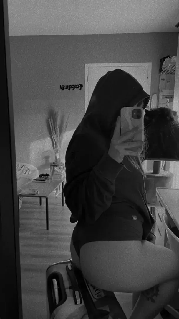 Leak & nude MYM — Leculdunerousse : « Bon dimanche » (MYM)
