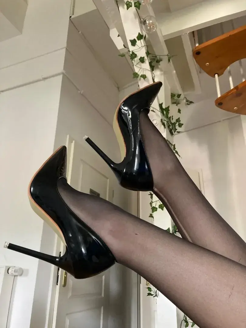 Leak & nude 2 — Feetellia