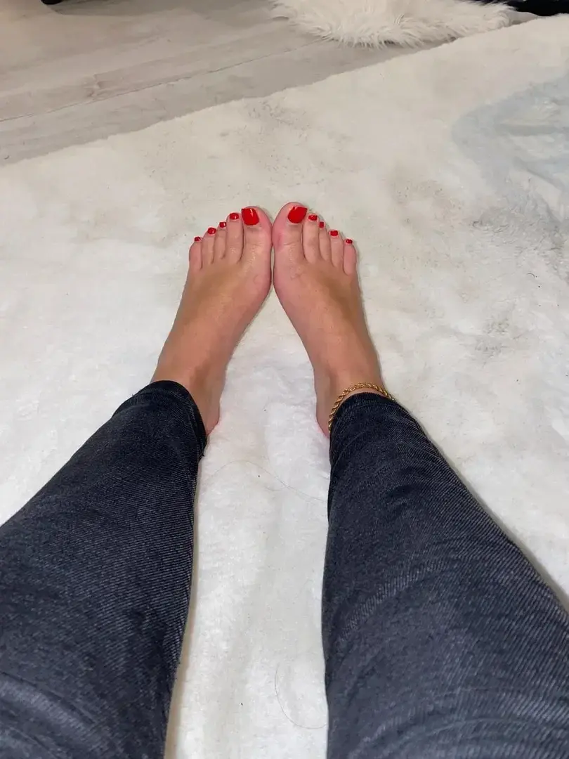 Leak & nude 3 — Louisefeet_