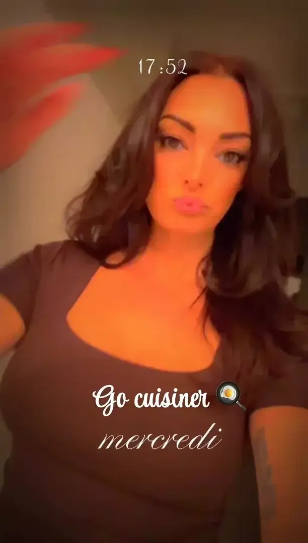 Et toi tu fais avec qui Noël ? Si t’es tout seul, hésite pas à m’écrire, je te réponds.