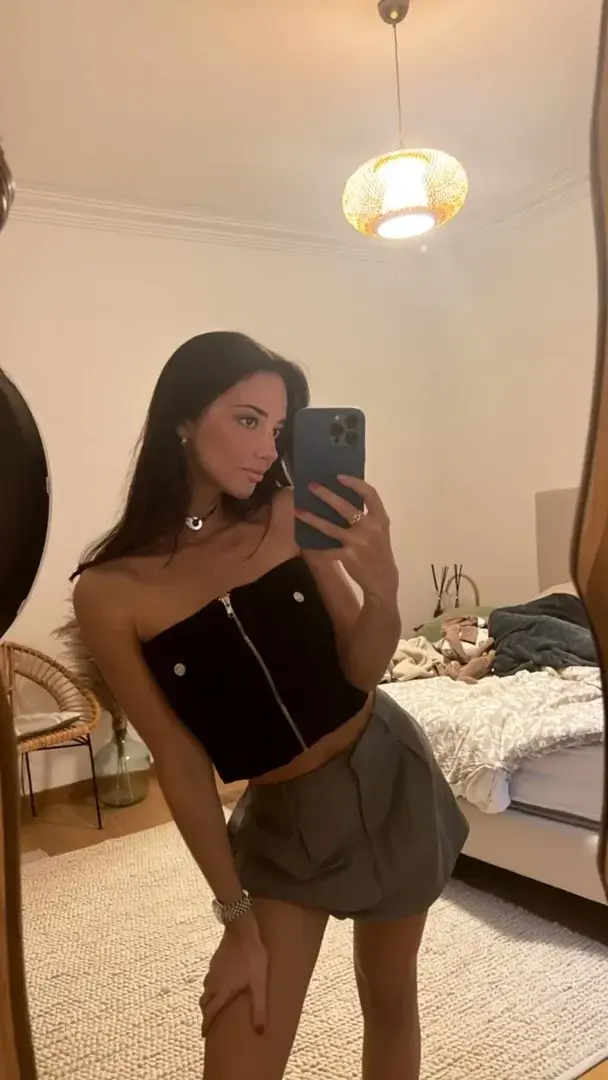 ABO GRATUIT A VIE tu as juste à cliquer sur t'abonner ♥️ Viens en pv je t'attends 🥰