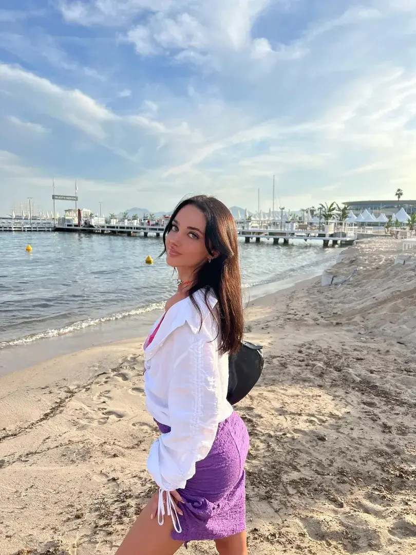 Leak public de Petite_gabyx — « ABO GRATUIT A VIE tu as juste à cliquer sur t'abonner ♥️ L'été me manque trop ! » (nude) sur MYM