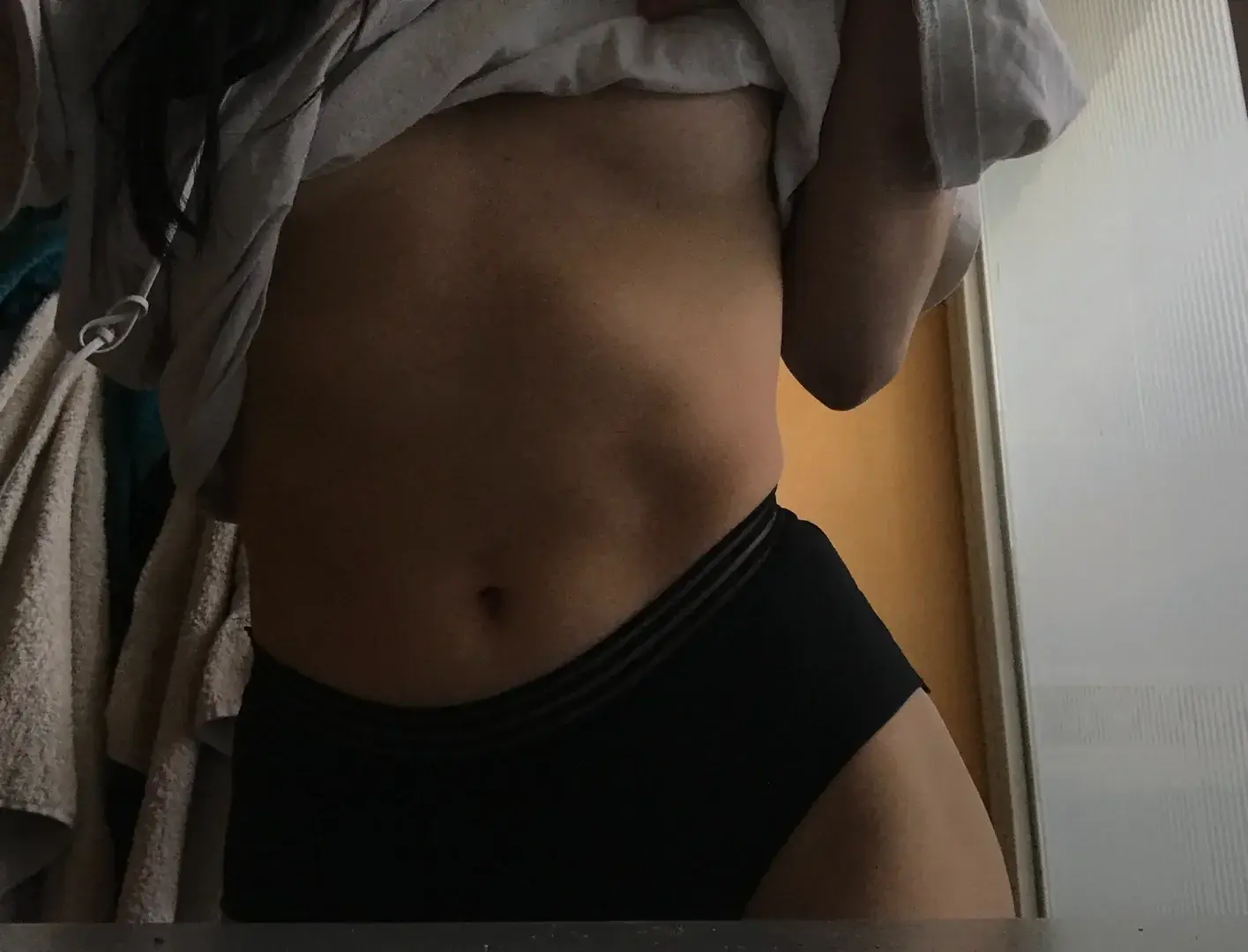 Leak & nude 1 — Caterpillar-abso