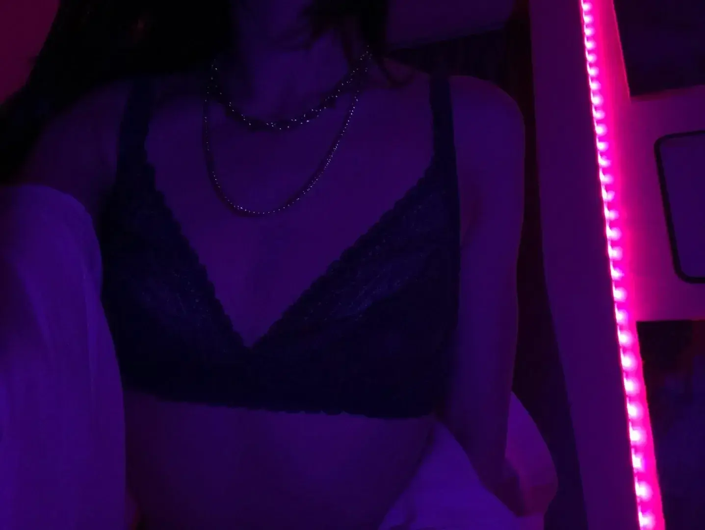 Leak & nude 5 — Caterpillar-abso