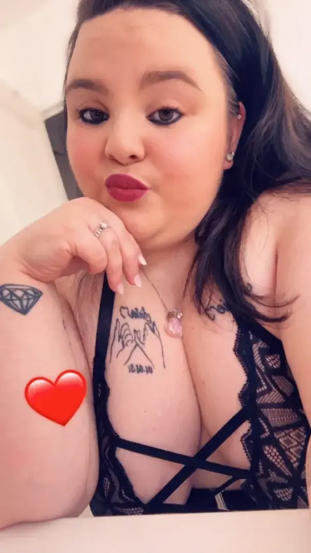 Leak & nude MYM — Femmeronde_anonyme : « Vidéo personnalisée uniquement sur demande💋💋🔞🤤🥵 » (MYM)