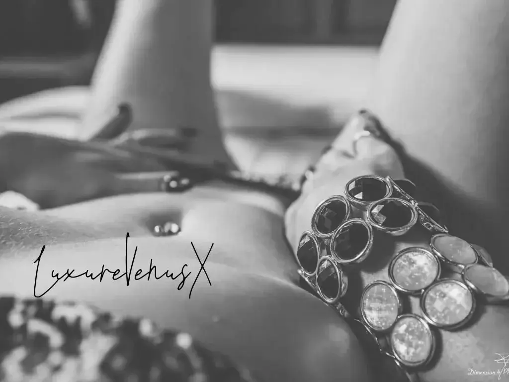 Photo de couverture de luxurevenusx