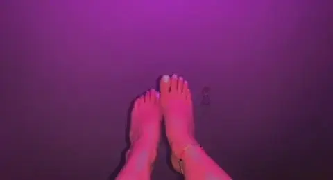 Leak & nude 1 — Happy_feet_0