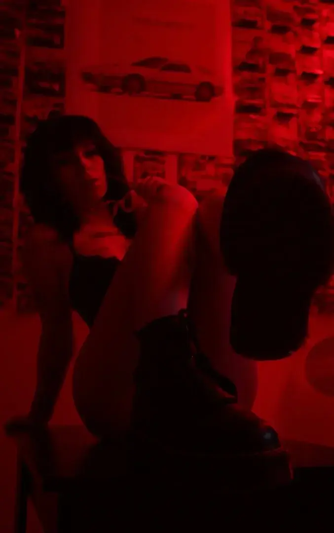 hésite pas à me suivre pour plus de contenu 🙈🔞