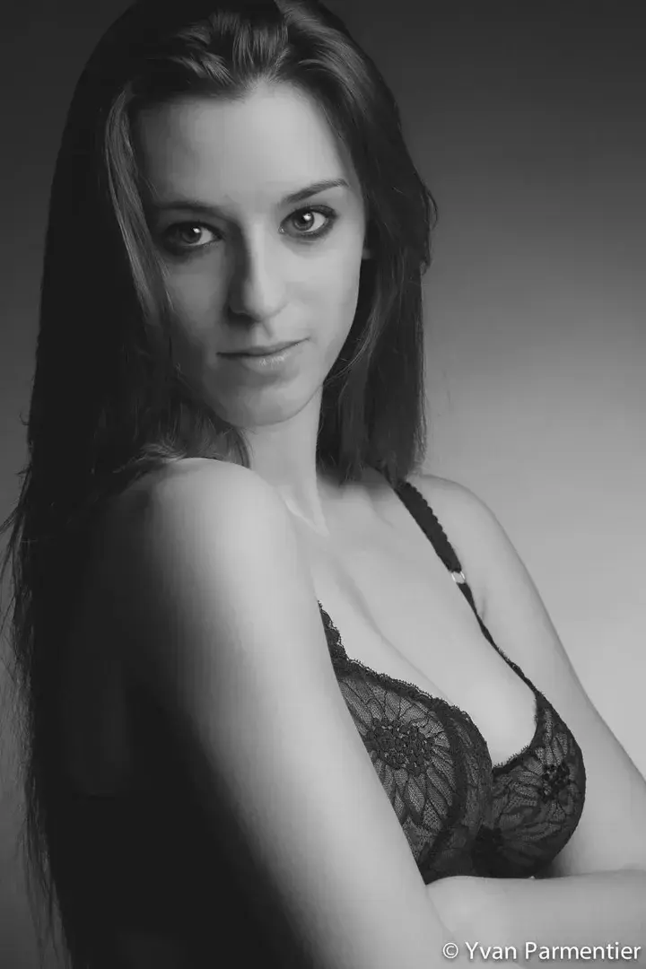 Leak & nude MYM — Lena_rtichaud : « Dare.#french #woman #lingerie #blackandwhite #sexy #nude #womanbody #proud #black #underwear #dentelle » (MYM)