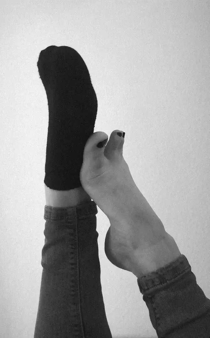 Leak & nude 5 — Pieds-thya-feet