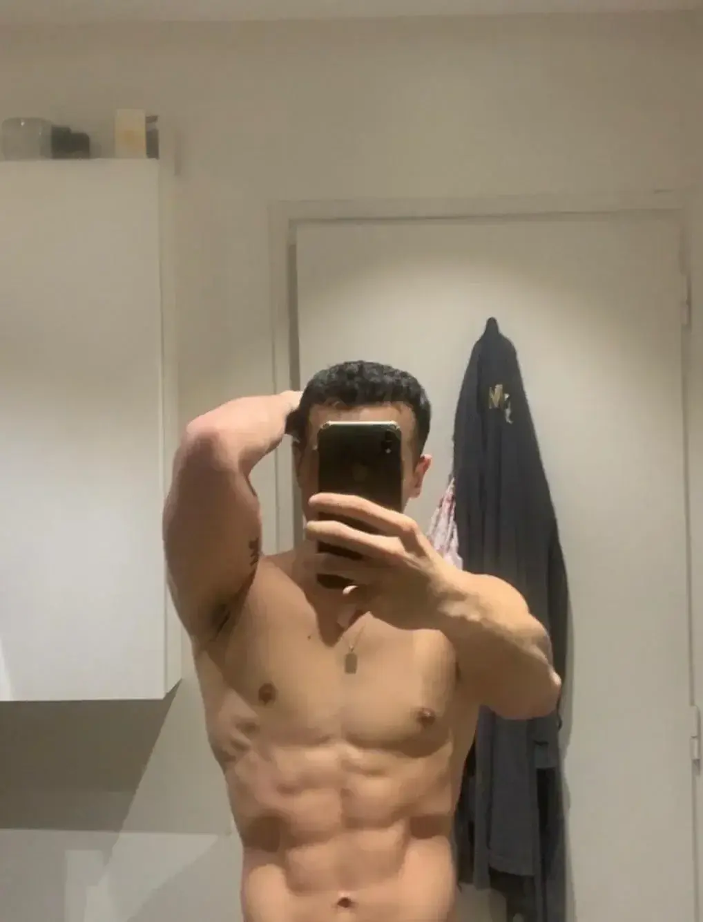 Leak & nude 1 — Lucio_