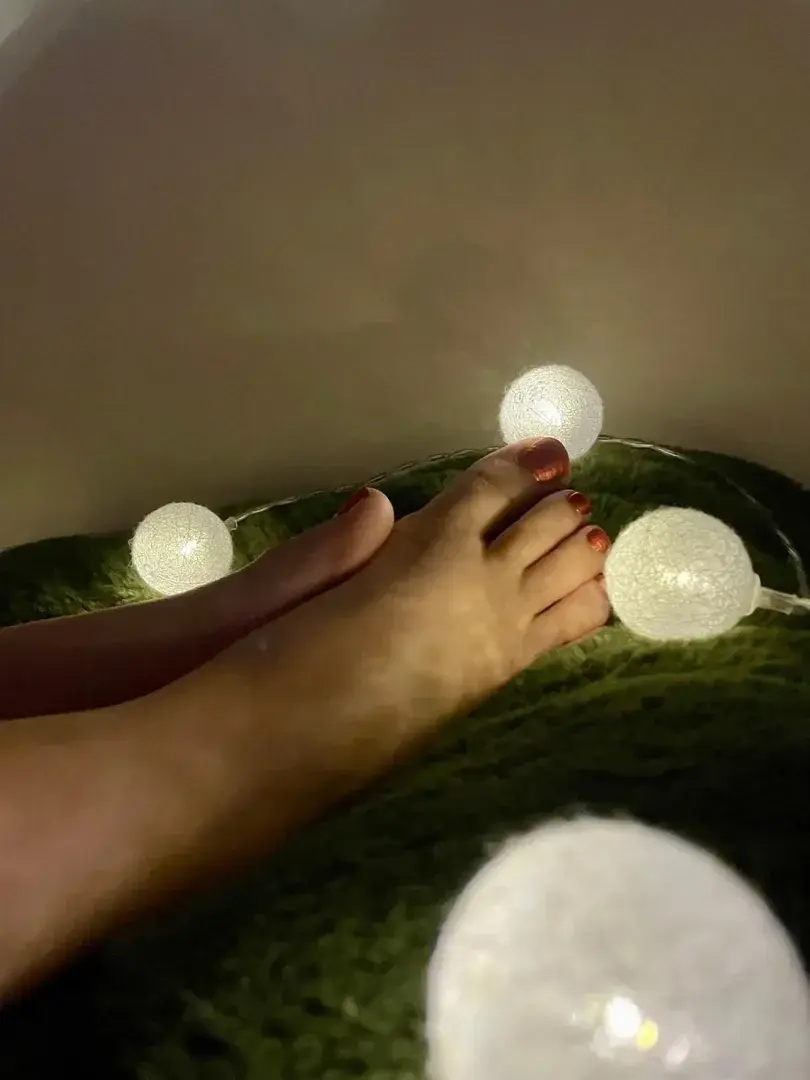 Leak & nude 2 — pied_ornella