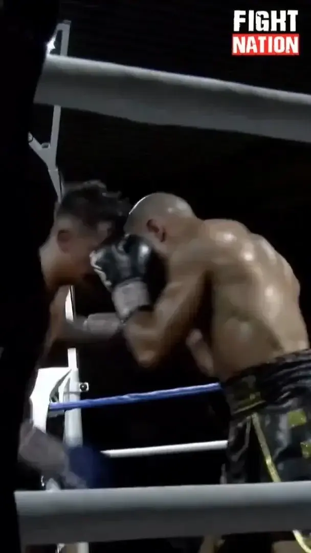 Retour sur les plus grands moments de boxe de l’année :Franck Petitjean vs Samuel MolinaÀ retrouver en replay sur FIGHT NATION 🥊