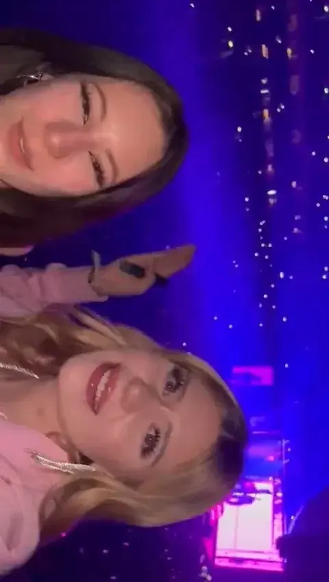Leak & nude MYM — Chloefresh : « Ich war auf einem Konzert und hatte sehr viel Spaß. I went to a Concert and had a lot of Fun.Wenn du sehen willst, was dabei so passiert ist (heimlich natürlich 🤫🤫) schreib mir „❤️“ if you want to see what happened there (in secret. Of course😭😭) write me „❤️“ » (MYM)