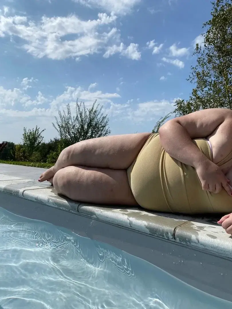 Leak & nude 11 — Marigold