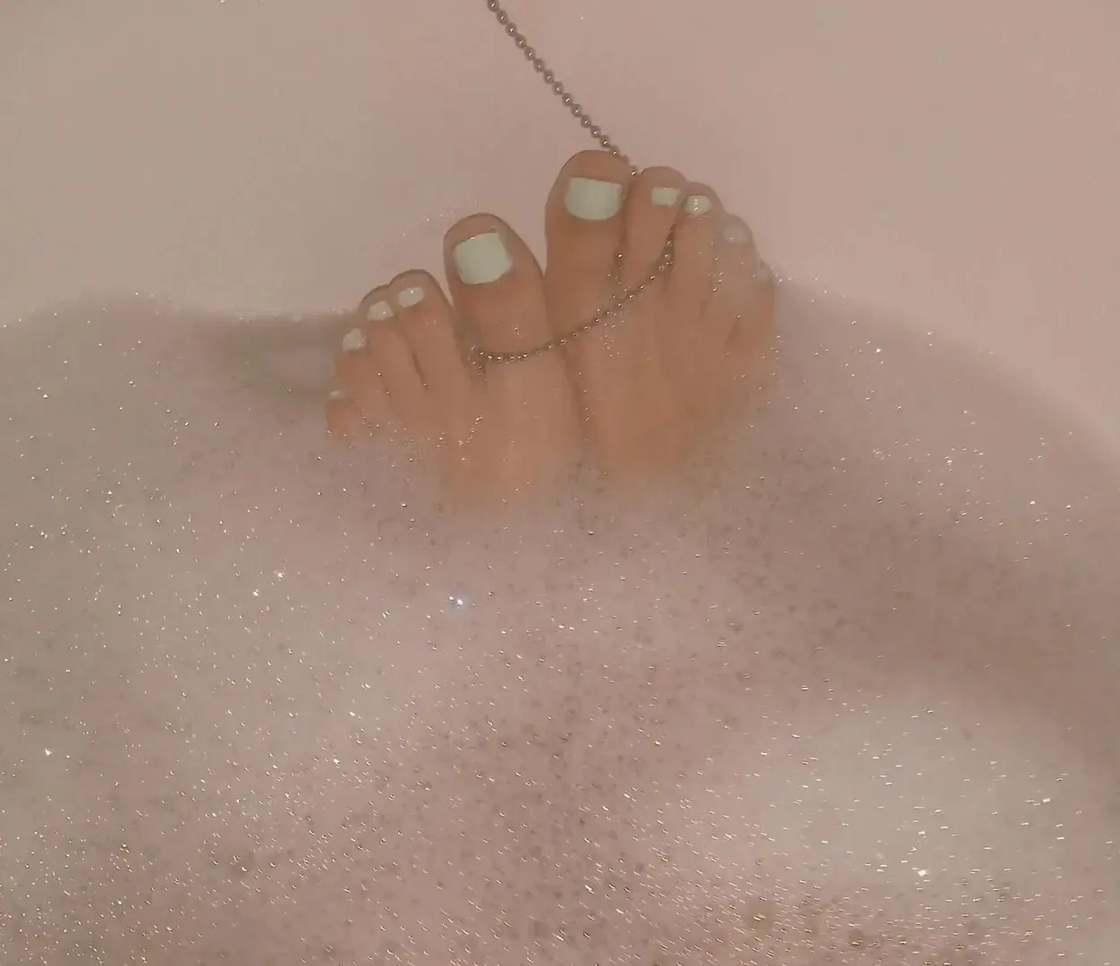 Leak & nude 1 — Bichota_peligrosa