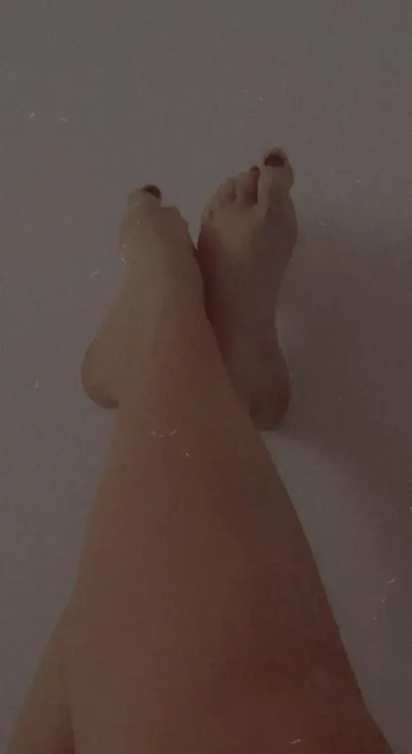 Leak & nude MYM — mrscurvy : « 🦶🥰 » (MYM)