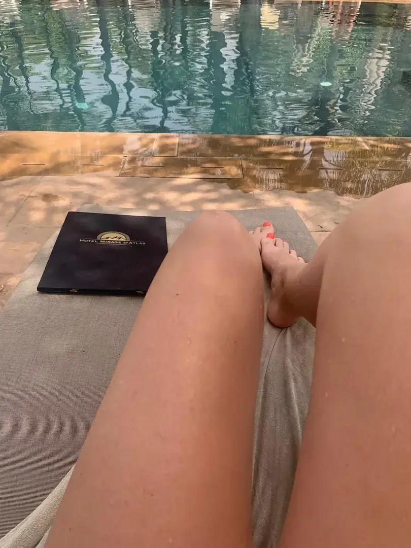 Leak & nude 2 — Laurabricot