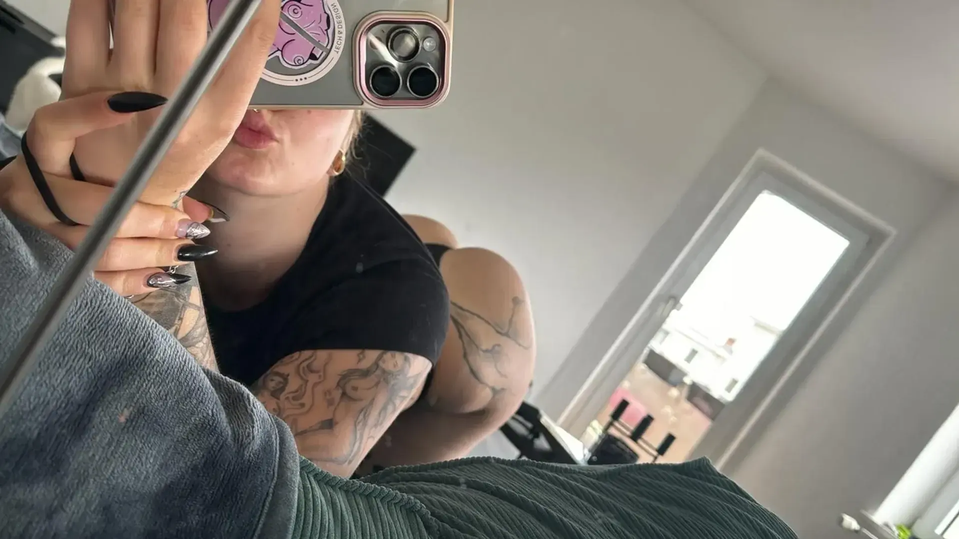 Leak & nude MYM — Aaaalexxn_ : « I am back 🫶🏻 » (MYM)