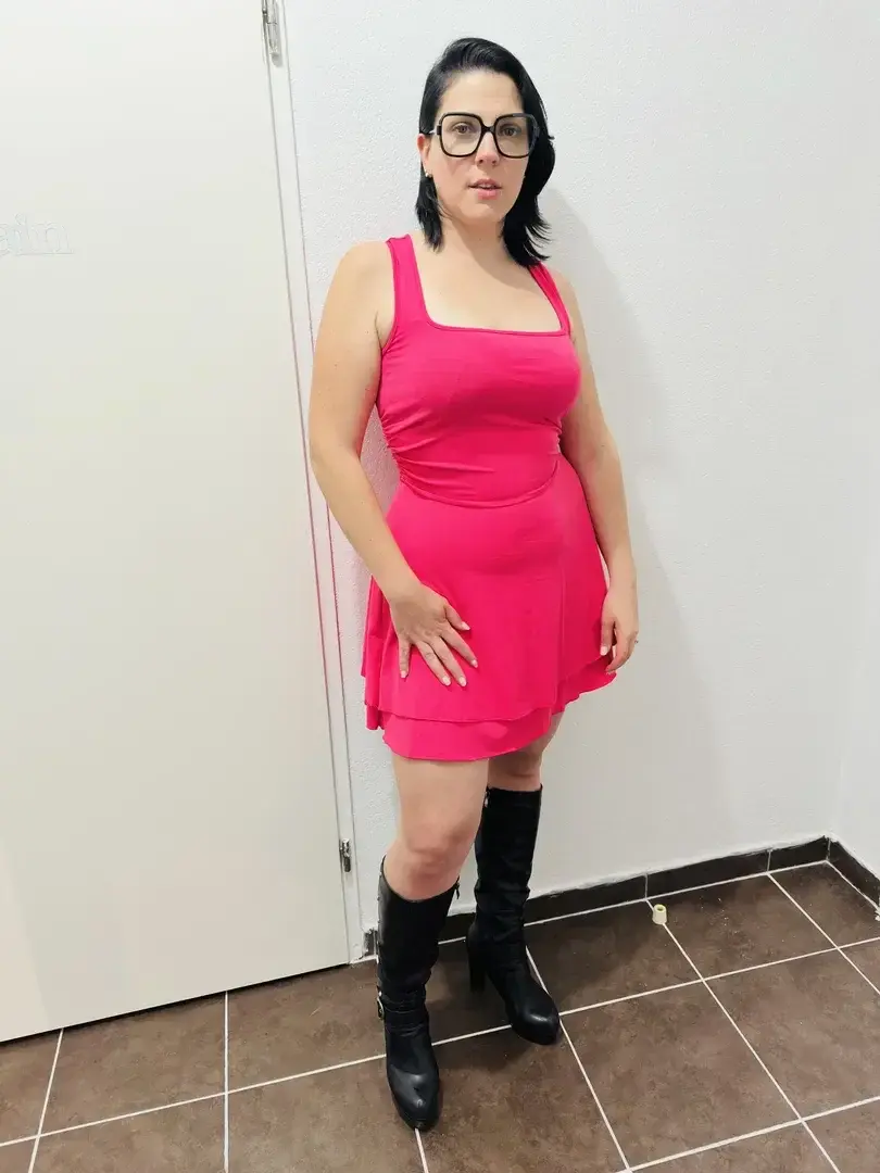 Le meilleur de mon contenu est sur mon MYM 👀🔥Photos exclusives, messages privés et surprises réservées aux abonnés 😏Rejoins-moi maintenant, tu ne vas pas le regretter 💋✨