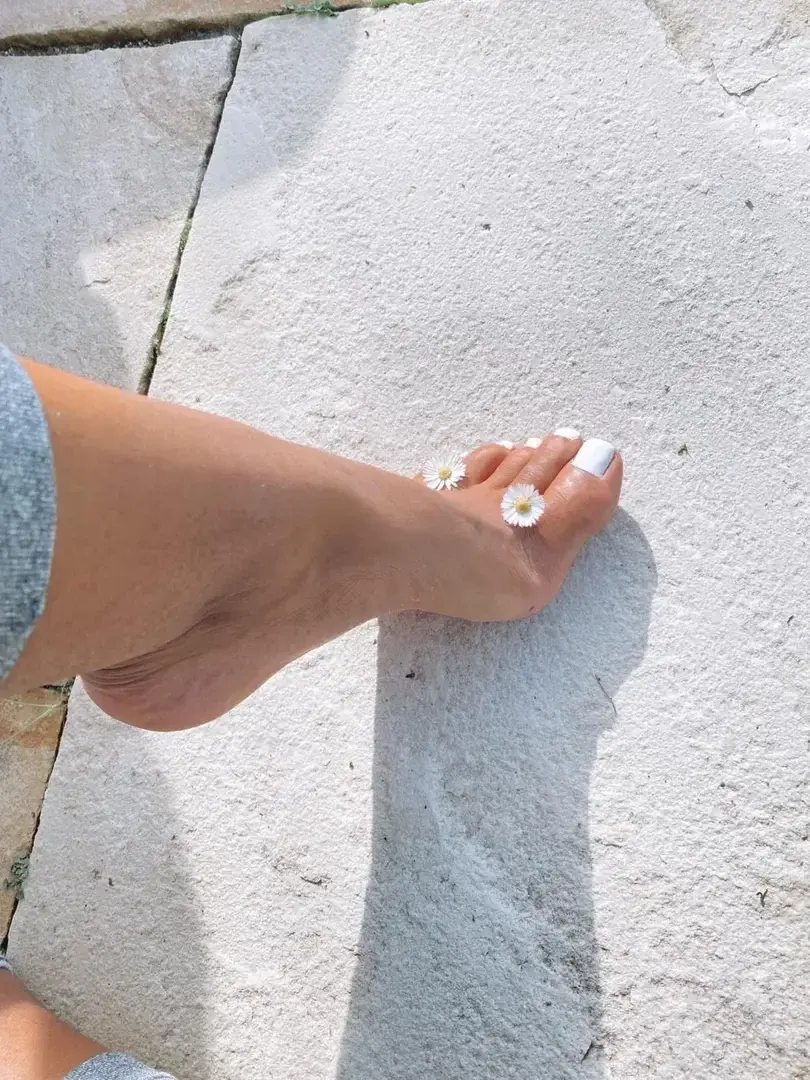 Leak & nude MYM — Mixedgirl : « Un jour férié comme on les aimes 🌞 » (MYM)