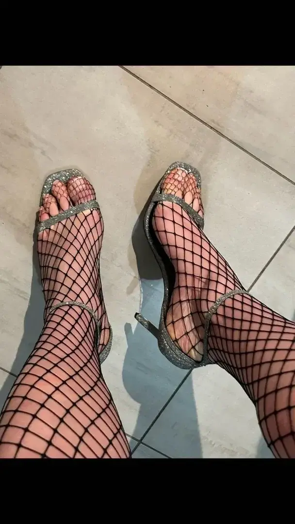 Leak & nude 2 — Lolatrav20
