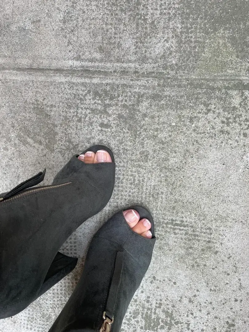 Leak & nude 2 — Feetgame
