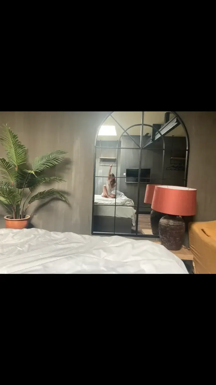 Leak & nude 1 — belletoutenue