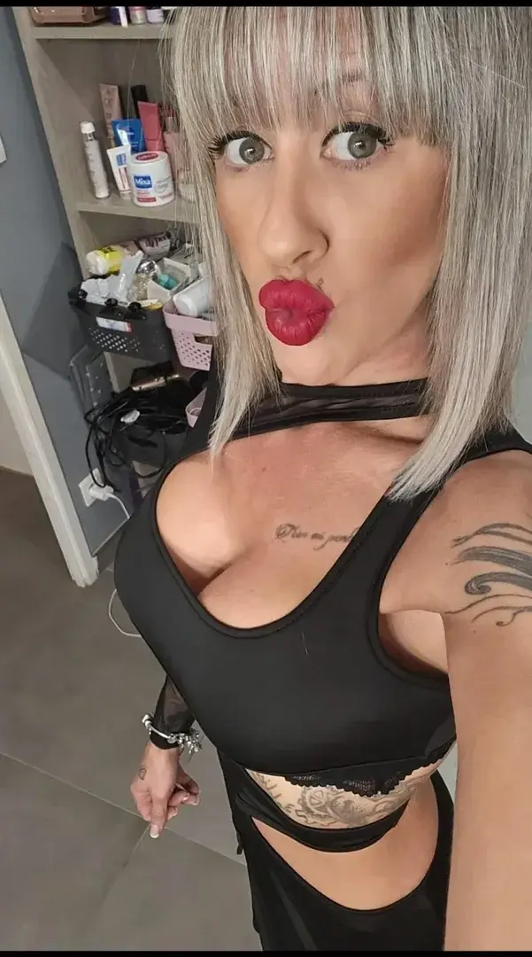 Leak & nude 5 — Badgirl74