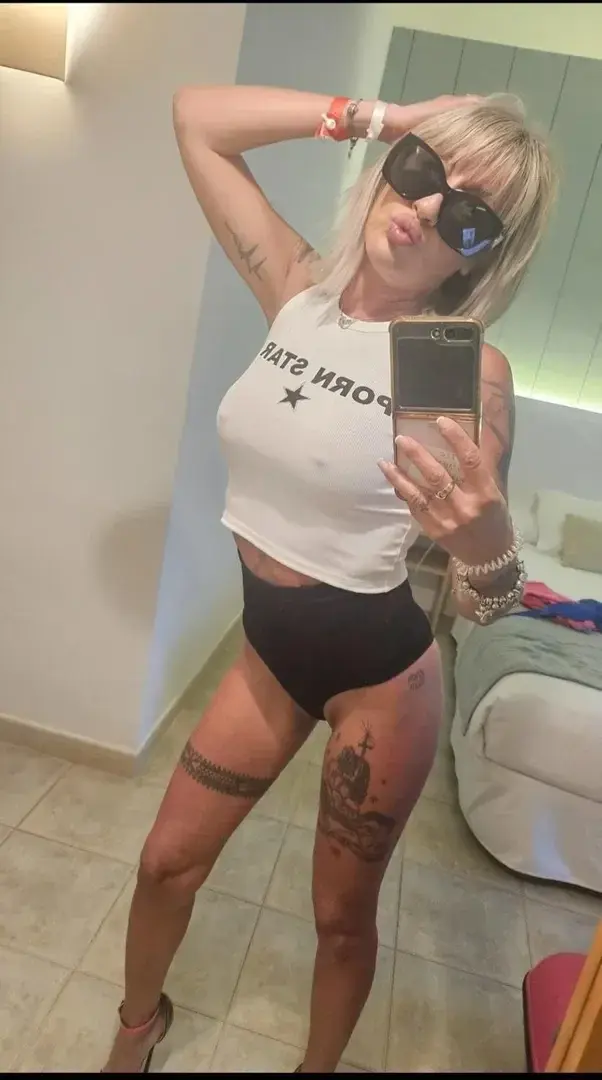 Leak & nude 8 — Badgirl74
