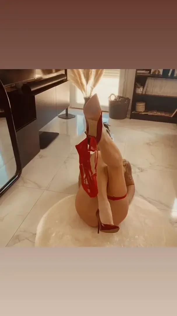 Leak & nude MYM — Clarax34 : « média » (MYM)