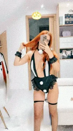 Diablesse au tempérament de feu. Viens voir si tu peux suivre le rythme. 🔥