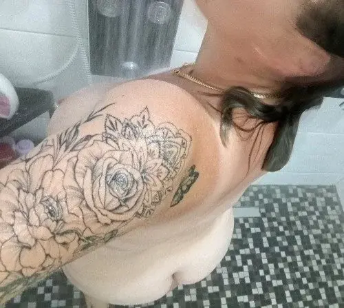 Vien prendre la douche avec moi 💦☺️. Ton Abo à -70% avec le code SHANNA70 😻